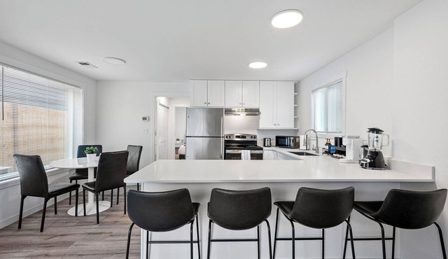 Charming 1-Bedroom in Seattle w/Modern Finishes
