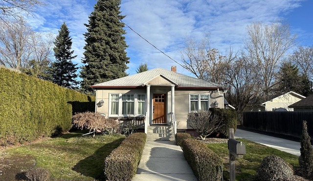 Charming 1936 cottage in Walla Walla wine country.