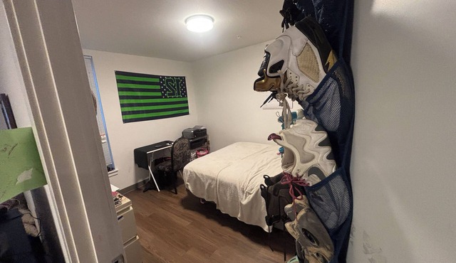 Charming 2-bedroom apartment in Seattle with WiFi, AC