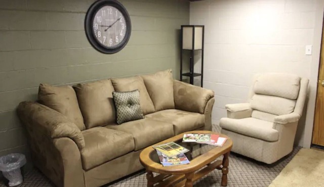 Charming 2-bedroom basement apartment in wonderful Arnolds Park