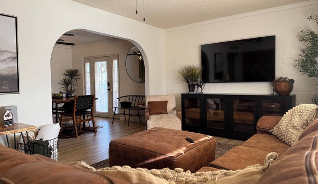 Charming 3-bedroom house with WiFi, AC in peaceful Safford