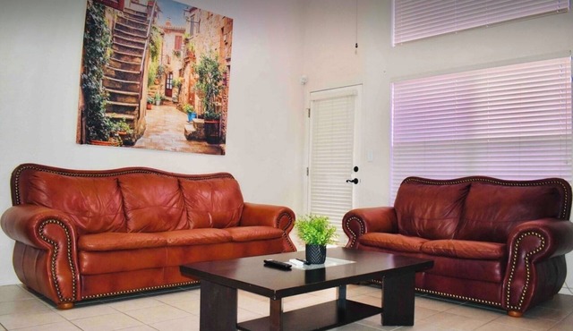 Charming 4-bedroom house 15 min from fort bliss/great for large groups