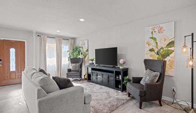 Charming 4-bedroom house with AC, WiFi in delightful Pueblo