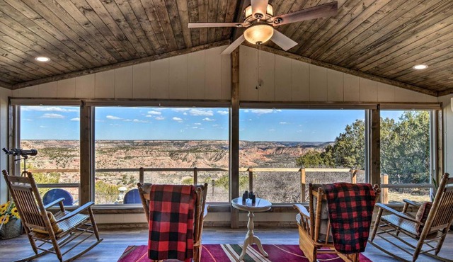 Charming Texas Home w/Stunning Canyon Views!