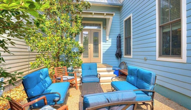 Charming Twinkle Lane Cottage