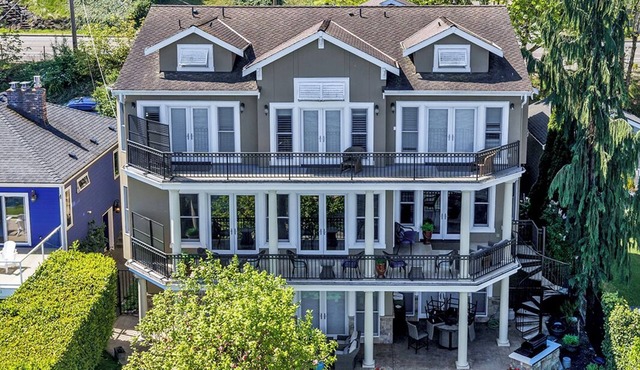 Check out or SPECIAL’s @ Bella Vita sleeps 20, chef's kitchen, option add 2 bd !