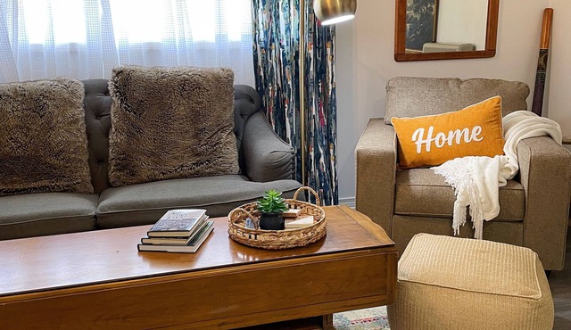 Cheerful 1 Bedroom Cottage w/Ample Parking, Close to WM Sports & Events Center