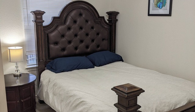 Cheerful 2-bedroom townhome