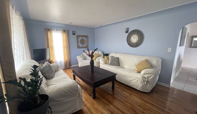 Cheerful 3-bedroom home centrally located