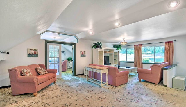 Chehalis Retreat w/Scenic Views!