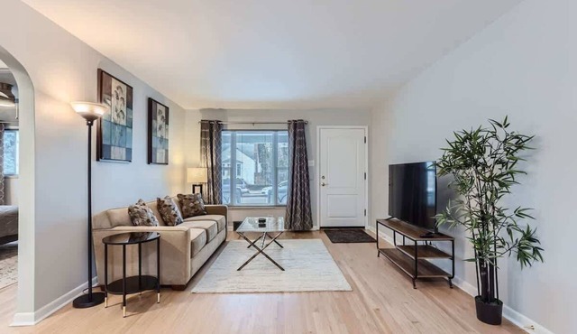 Chic 2 BDR Haven with Private Backyard