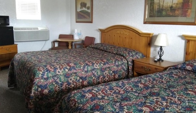 Circle S Lodge