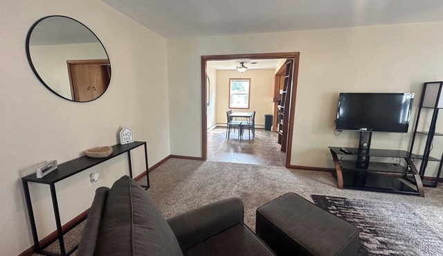 Clean & Cozy Spacious Apartment