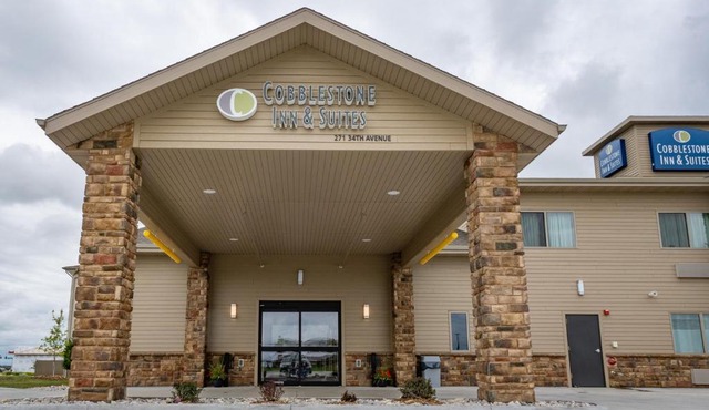Cobblestone Hotel & Suites-Sheldon