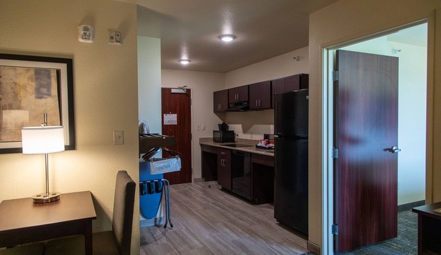 Cobblestone Inn & Suites - Springfield