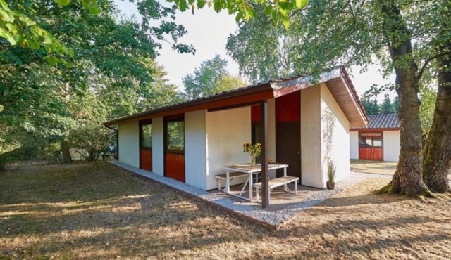 Comfort Plus - Three Bedroom Chalet, Sleeps 6 in Getelo