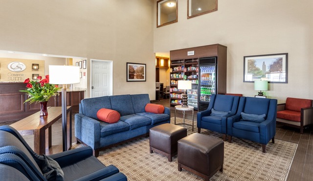 Comfort Suites Lincoln North