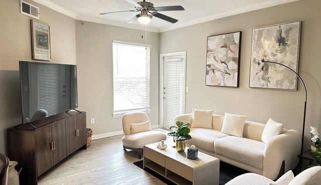 Comfortable 2BR Getaway Close to The Woodlands