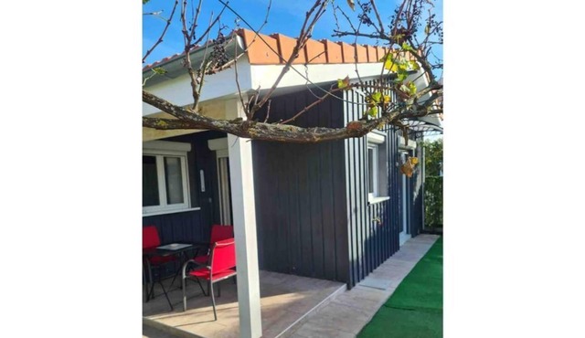 Comfortable chalet studio + mezzanine downtown, very quiet free parking in La Teste-de-Buch