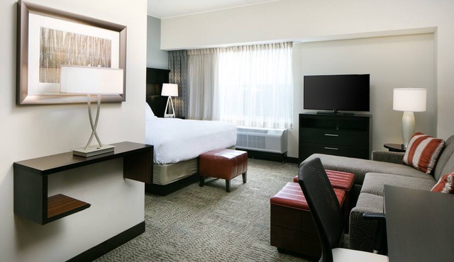 Comfy Studio Suite | Free Breakfast, Free Wi-Fi, Indoor Pool, Hot Tub