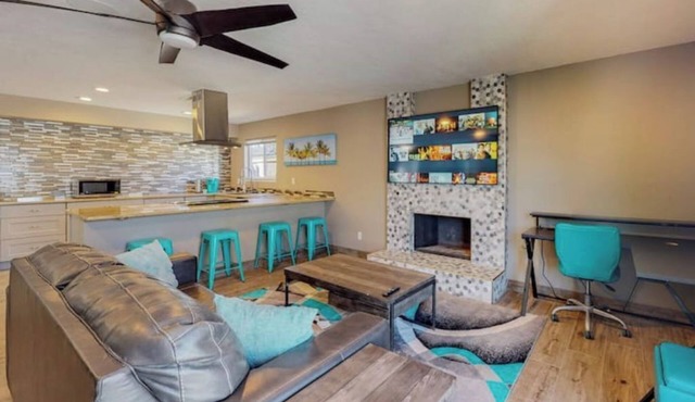 Contemporary Beach House w/Hot Tub & 3 King Beds