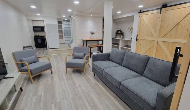 Contemporary Downtown Basement Apartment in La Grande!