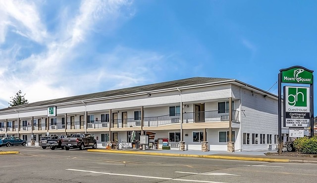 Convenience At Its Best! With Free Breakfast, Pets Allowed, Free Parking!