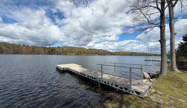 Cottage waterfront in Mallorytown