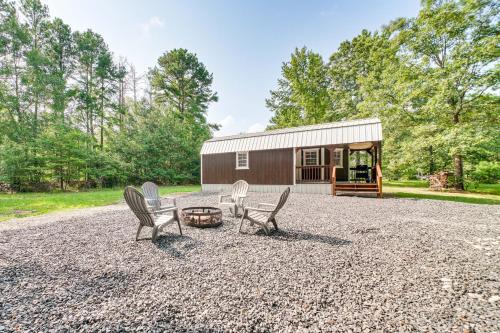 Couple’s Cabin in Broken Bow ~ 5 Mi to Downtown!