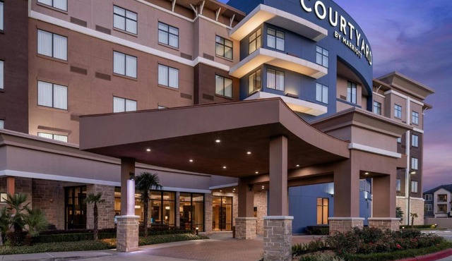 Courtyard By Marriott Houston Kingwood