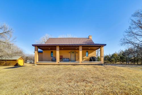 Covered Porch & Grill: 1-Acre Property in Bristow!