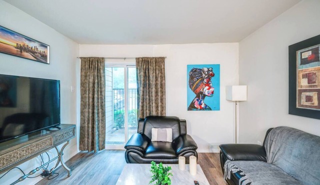 Cozy 1-bedroom apartment in charming Dallas with AC and gym access