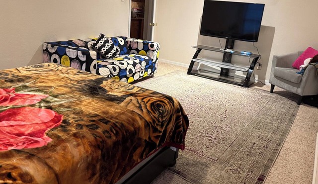 Cozy 1-bedroom house in adorable Colleyville with AC