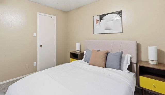 Cozy 2-bedroom retreat in West Lubbock