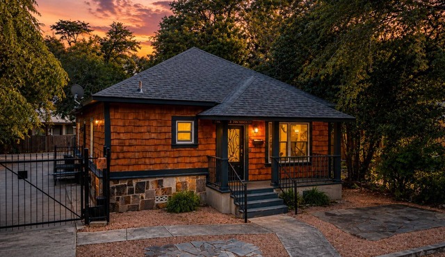 Cozy 3BR Close to Downtown | Spacious Backyard | Pet-Friendly