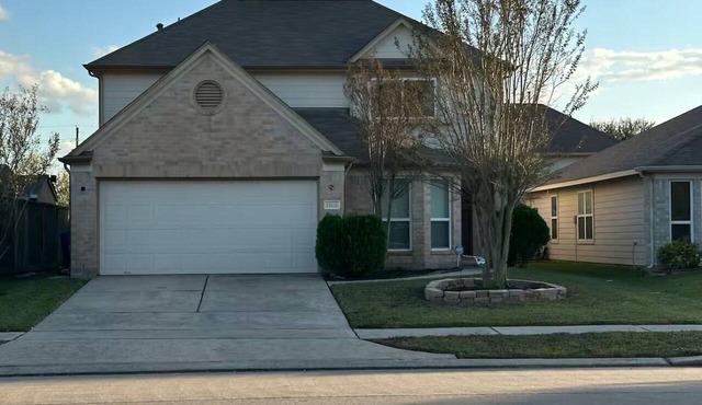 Cozy 4-bedroom house in lovely Houston with amenities