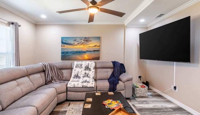 Cozy 5BR Getaway | BBQ, Games & Near Attractions