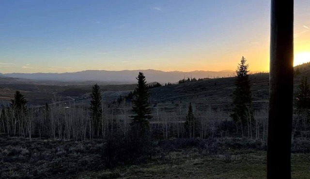 Cozy Cabin with Jaw-Dropping views of Gore Pass