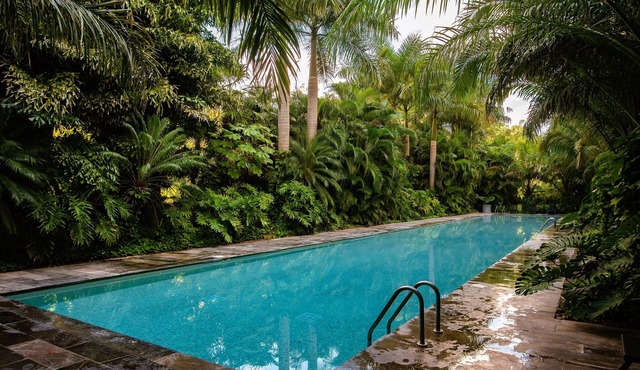 Cozy, elegant 2BR steps to US Consulate in Merida