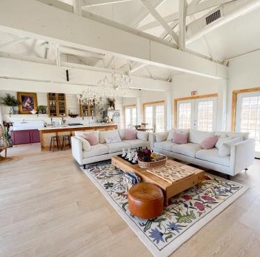 Cozy Glamping Barn - Sleeps up to 9 Near Route 66