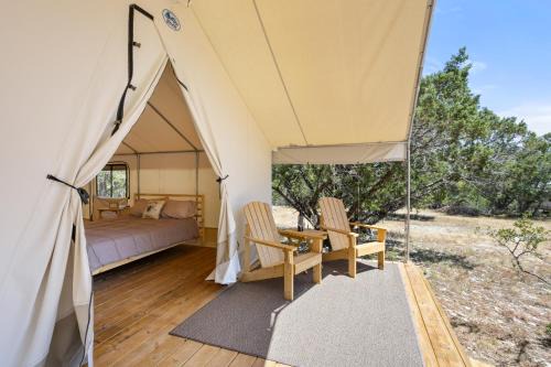 Cozy Hill Country Glamping Retreat