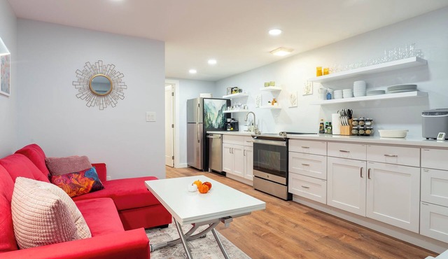 Cozy One Bedroom Apt - Arboretum/Montlake, UW, Husky Stadium, UWMC, Madison Park