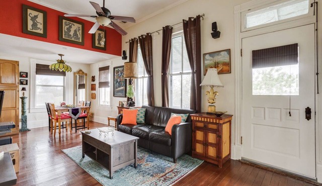 Cozy & Private 1-Bedroom Apartment near downtown