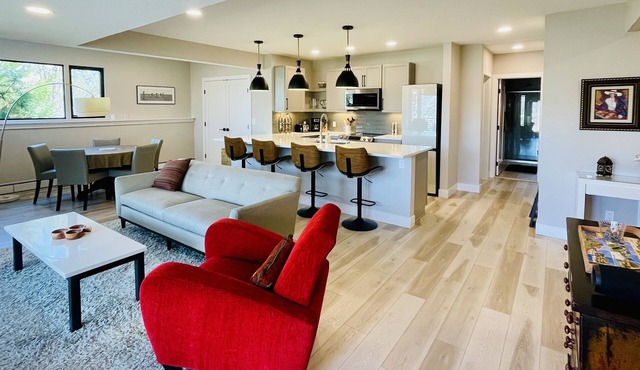 Cozy retreat close to Old Town Arvada and Ralston Creek. Pet friendly.