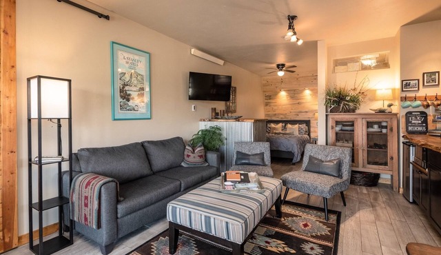 Cozy Rocky Mountain Escape - Unbeatable Views