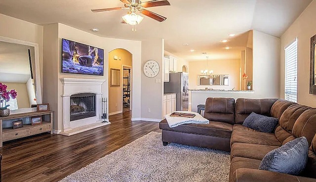 Cozy Texas Charm: Fully Furnished Home Near Little Elm, Lake & Frisco!