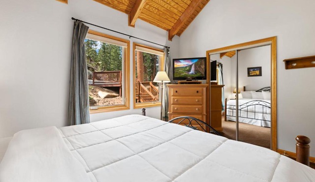 Creekside Suites 10 by Estes Park Condos
