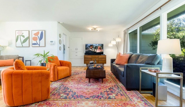 Crestview House · Crestview, Updated Ranch-Style Home Close to Town