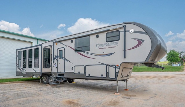 Crusader Fifth Wheel