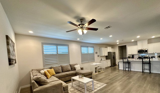 Cute & Cozy 3-Bed, 2-Bath Little Elm Home